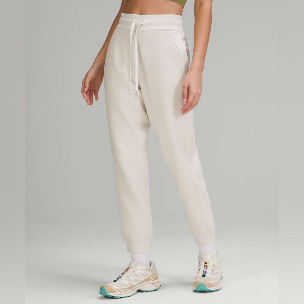 Lululemon Scuba Jogger White Opal Size 4
